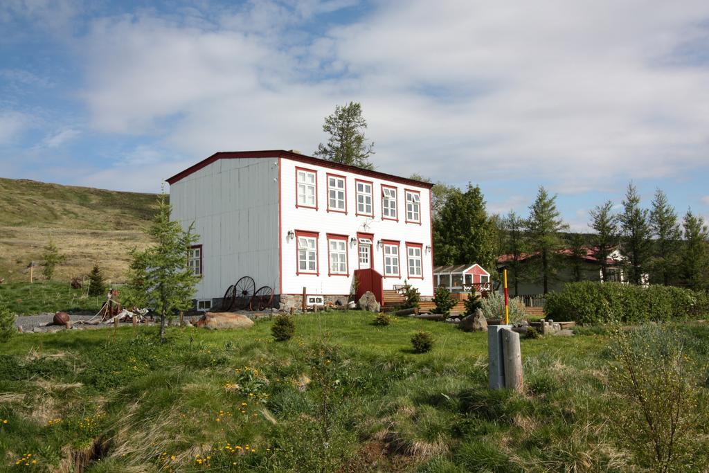 Guesthouse Storu-Laugar Laugar  Kültér fotó